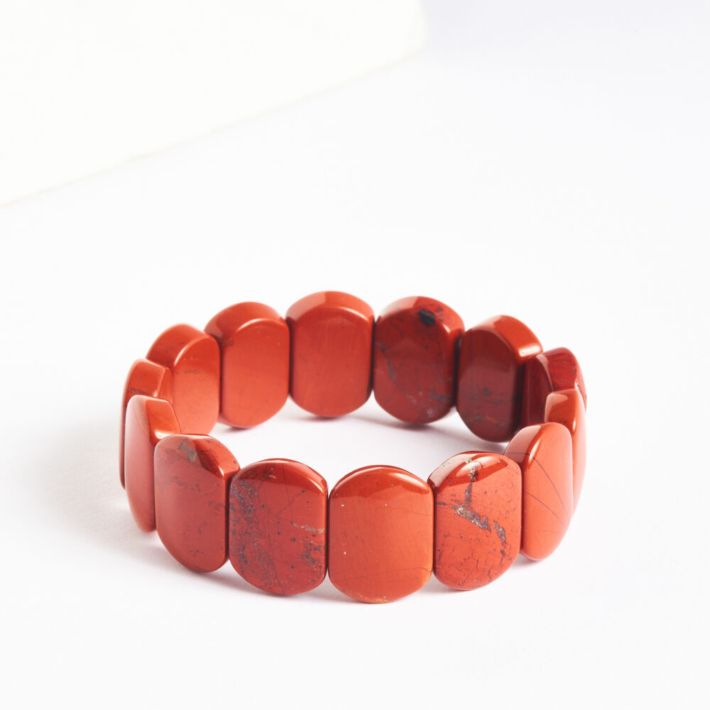 Günlük kullanımda Red Jasper oval kesim iri roleks bileklik.