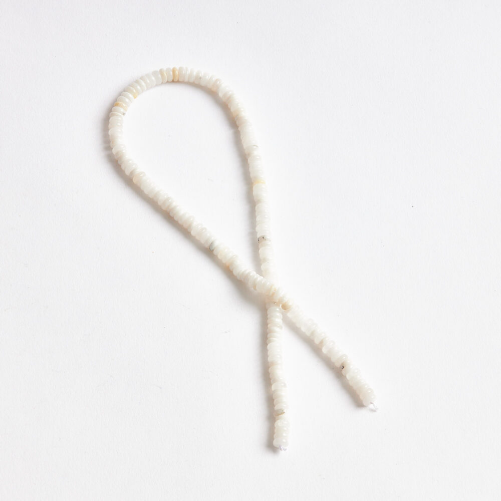 Ay taşı 2x6mm rondela kesim dizinin arka yüzü.