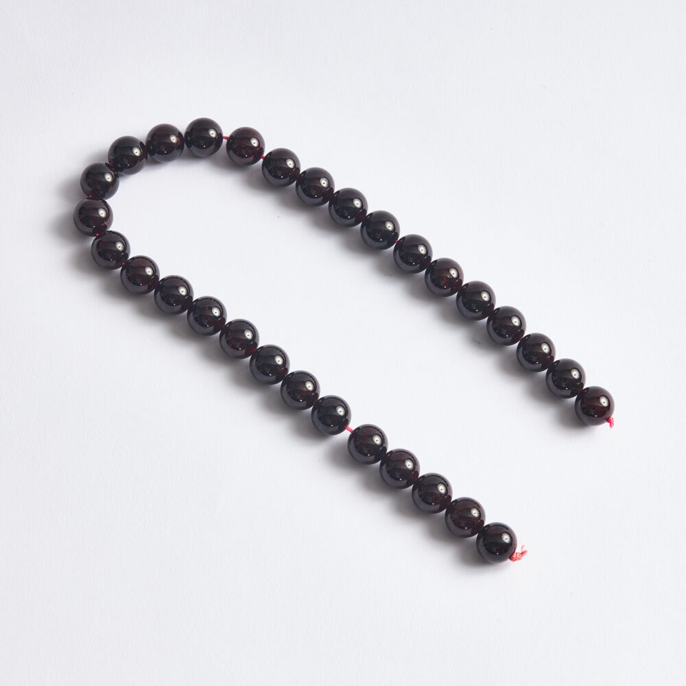 Garnet doğal taş küre kesim 14mm dizi ön görünüm.