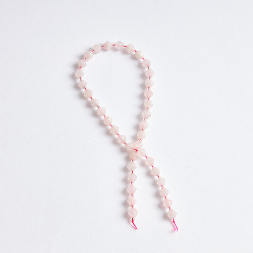 Pembe Kuvars doğal taş küre kesim 8mm AB kalite dizi ön görünüm.