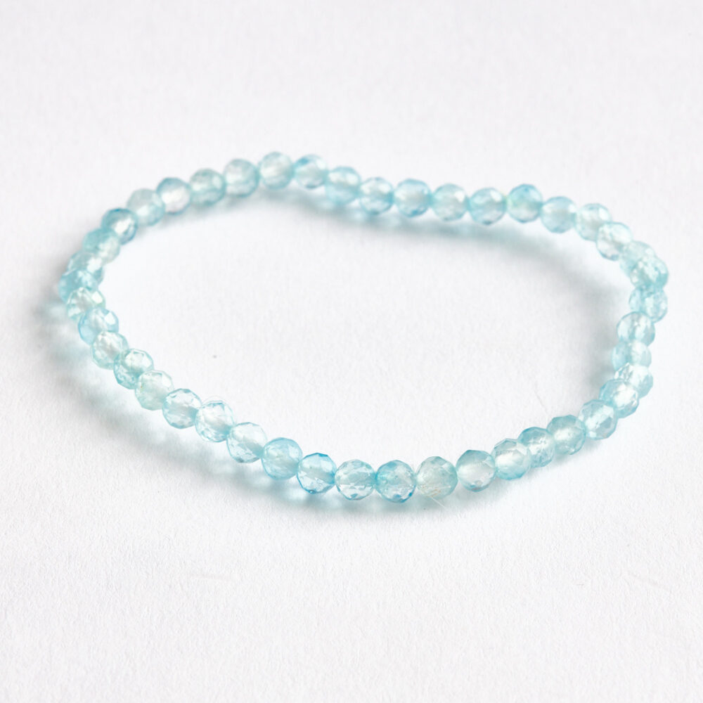 İnce ve katmanlı kullanım – mavi topaz 4 mm bileklik.