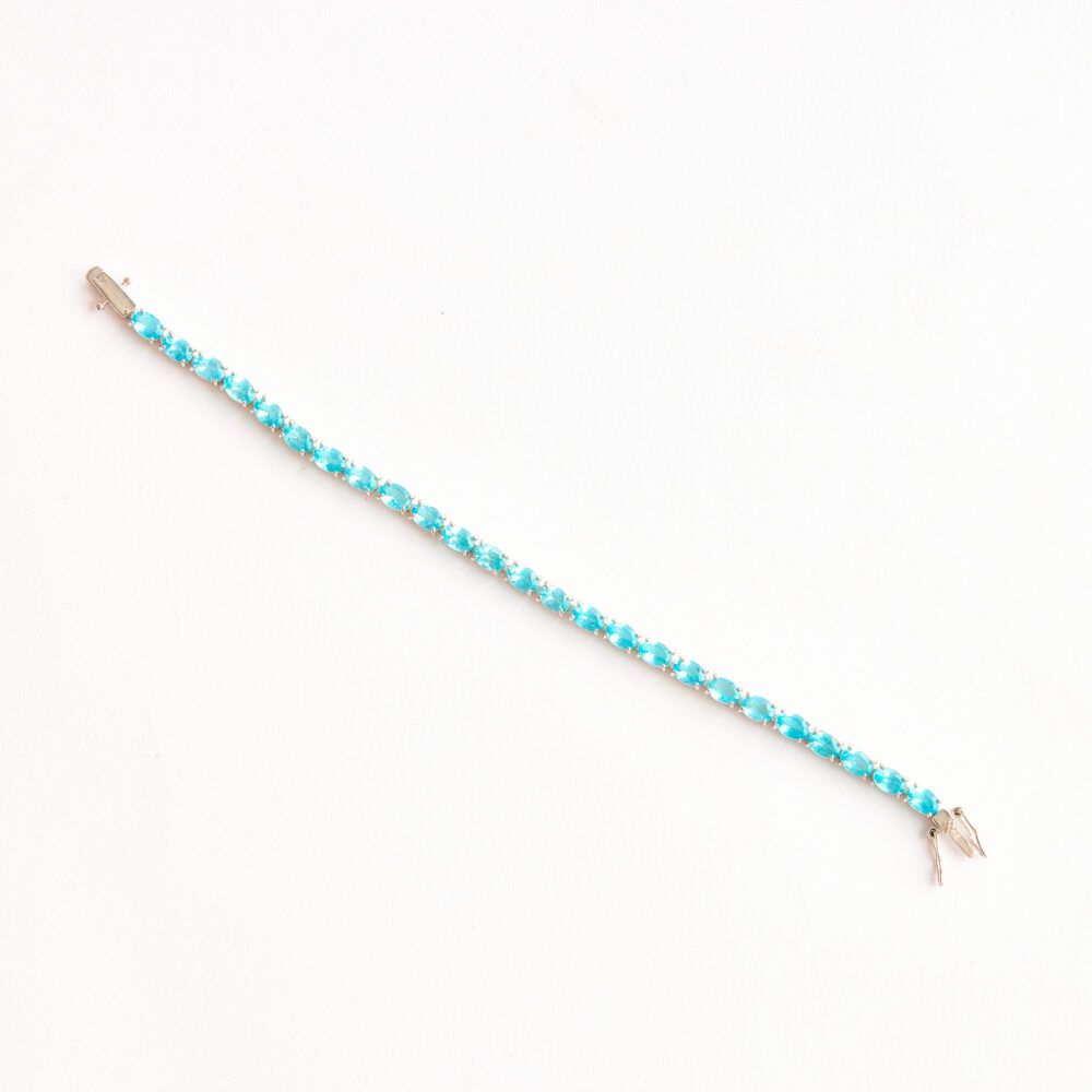 Close-up of topaz stone detail on 925 silver bracelet